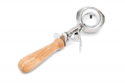Make serving up a sweet ice cream sundae easier than ever with our Fox Run Vintage Trigger Ice Cream Scoop. The versatile scoops feature a trigger release built into the handle for easy removal. This ice cream scoop has a 2.5-inch scoop, ideal for portion