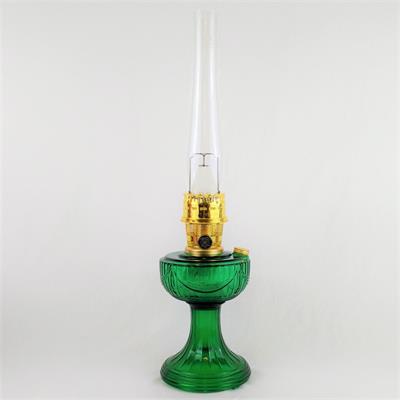 Bring vintage-style beauty to your home with the Aladdin Lincoln Drape Lamp. This gorgeous oil lamp features a sweeping, dramatic font design that has been a staple since its induction in 1939.