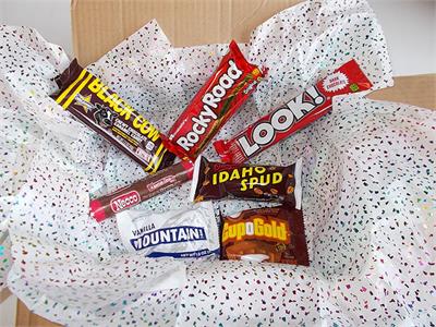 Chocolate Favorites Nostalgic Candy Bar Sampler Pack  eliciously sweet and high in chocolate, our Chocolate Sampler Pack is sure to please any sweet tooth. The Chocolate Sampler Pack Includes one each of: Black Cow, Cup O Gold, Idaho Spud, Look! Bar, Milk